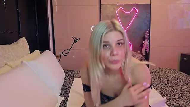 Snapshot of LeylaRosse chatting on February 2026 09:36:02 AM LeylaRosse online show from February 2026 09:36:02 AM