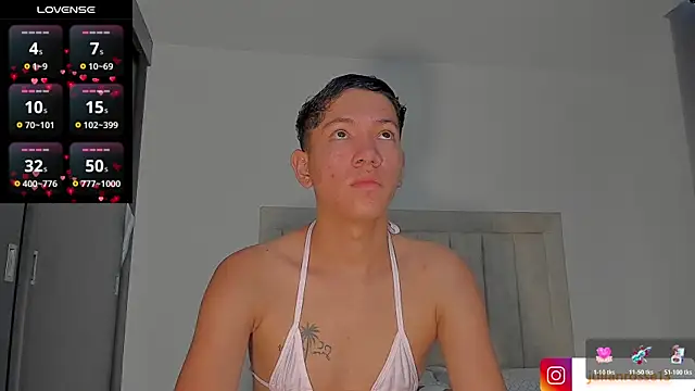 JulianRose 1 online show from May 2026 11:37:01 AM