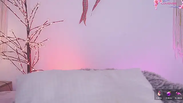 Snapshot of Eyleen_24 chatting on December 2024 10:23:01 PM Eyleen 24 online show from December 2024 10:23:01 PM