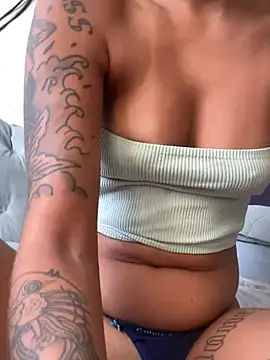 Snapshot of poliannaxx chatting on January 2025 09:13:01 PM poliannaxx online show from January 2025 09:13:01 PM