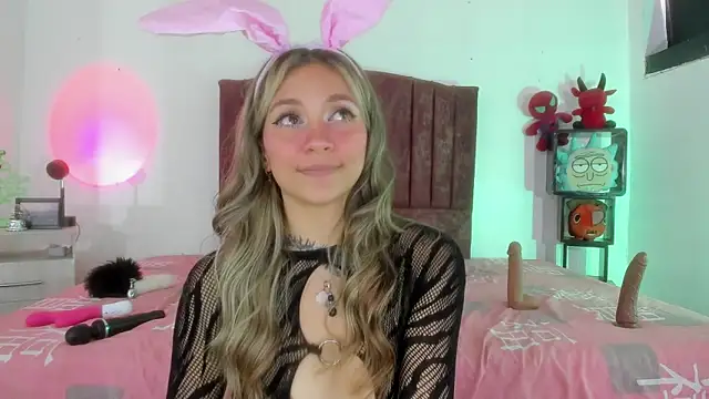 alisson zafiro  online show from December 2024 03:19:01 PM