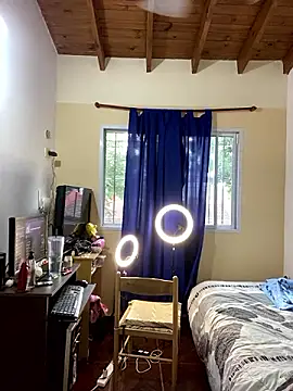 Snapshot of FlorBich chatting on December 2024 10:12:01 PM FlorBich online show from December 2024 10:12:01 PM