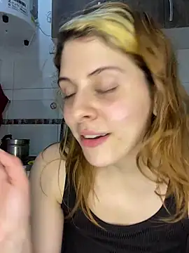 Snapshot of FlorBich chatting on January 2025 06:53:02 AM FlorBich online show from January 2025 06:53:02 AM