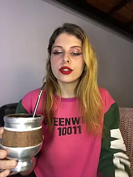 Snapshot of FlorBich chatting on October 2025 11:57:01 PM FlorBich online show from October 2025 11:57:01 PM