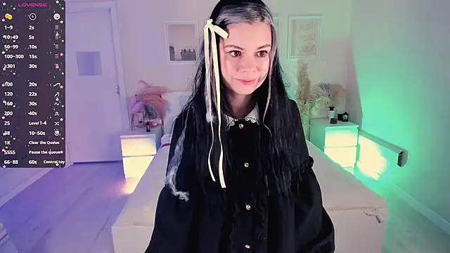 Lil Amelie online show from October 2025 07:49:02 AM