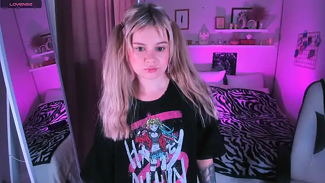 Lil Amelie online show from May 2026 08:31:01 AM
