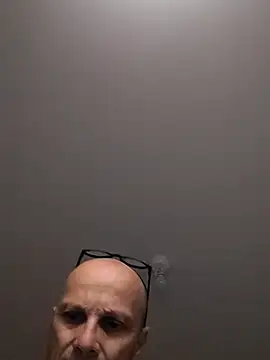 Snapshot of wedge75 chatting on November 2025 06:06:02 PM wedge75 online show from November 2025 06:06:02 PM