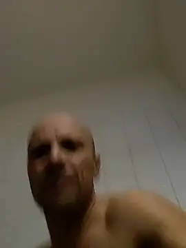 Snapshot of wedge75 chatting on November 2025 06:43:01 PM wedge75 online show from November 2025 06:43:01 PM