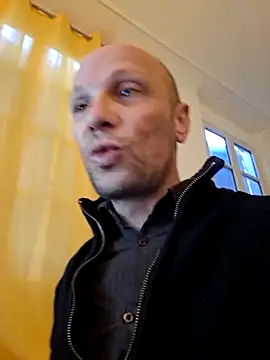 Snapshot of wedge75 chatting on December 2025 03:54:02 PM wedge75 online show from December 2025 03:54:02 PM