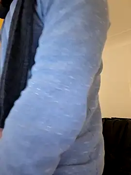 Snapshot of wedge75 chatting on January 2026 06:12:02 PM wedge75 online show from January 2026 06:12:02 PM