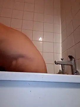 Snapshot of wedge75 chatting on February 2026 05:54:01 PM wedge75 online show from February 2026 05:54:01 PM