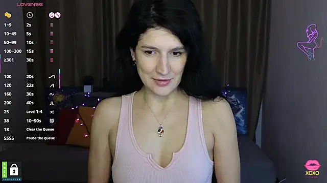 Alianna Solo Kisses online show from March 2025 06:30:01 AM