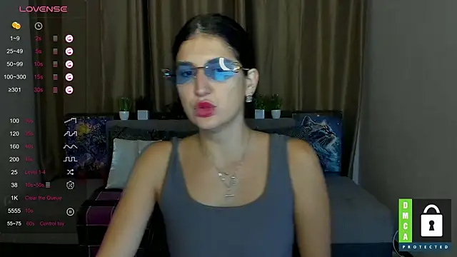 Alianna Solo Kisses online show from September 2025 05:32:01 AM