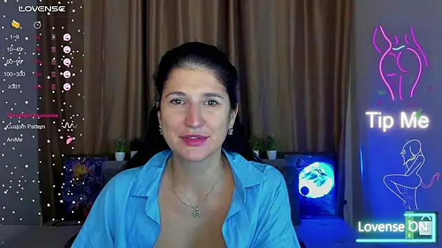 Alianna Solo Kisses online show from October 2025 06:25:01 AM