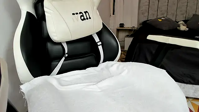 Valerioe online show from September 2025 01:33:02 PM