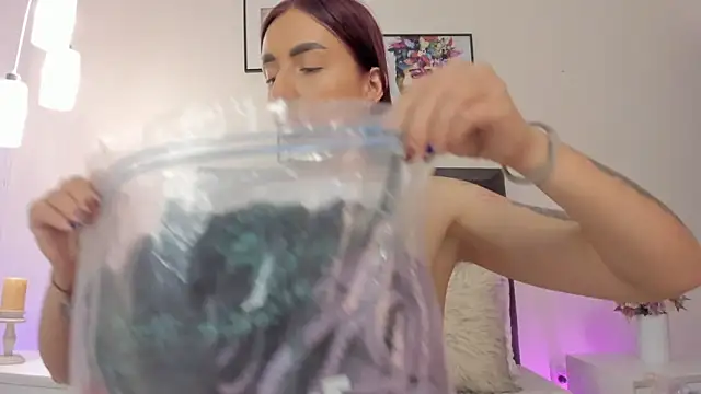 helen mooree online show from September 2025 12:53:01 PM