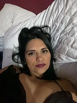 paolagomez  online show from January 2025 10:31:01 AM