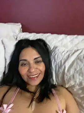 paolagomez  online show from February 2025 10:27:02 AM