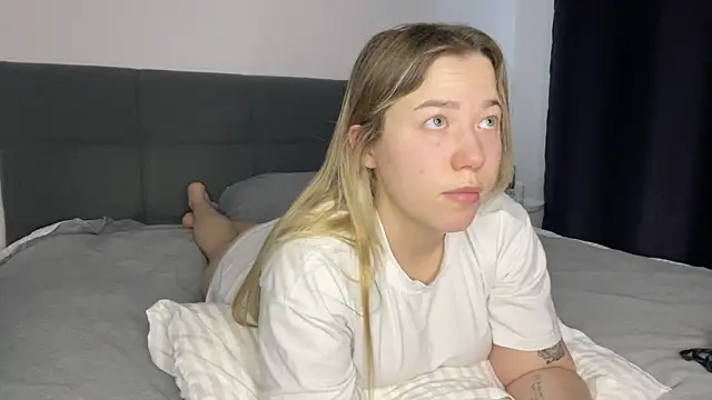 Embersweetbunny online show from January 2025 07:47:02 AM