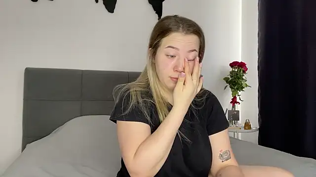 Embersweetbunny online show from January 2025 08:07:02 AM