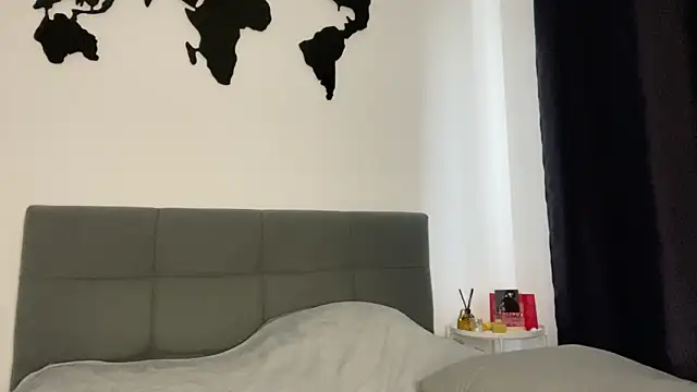 Embersweetbunny online show from February 2025 01:59:02 PM