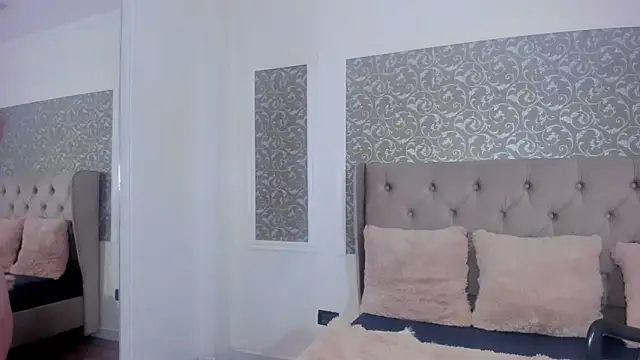 IssadoraJames online show from September 2025 01:56:02 PM