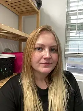 Snapshot of PhatAssBlond chatting on December 2024 07:50:02 PM PhatAssBlond online show from December 2024 07:50:02 PM