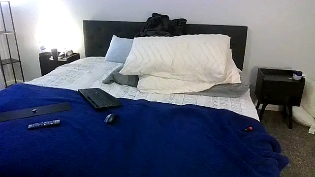 Snapshot of PhatAssBlond chatting on December 2024 10:16:01 PM PhatAssBlond online show from December 2024 10:16:01 PM