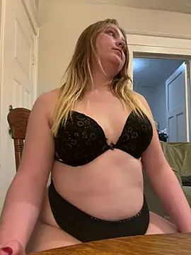 Snapshot of PhatAssBlond chatting on January 2025 04:34:01 AM PhatAssBlond online show from January 2025 04:34:01 AM