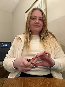 Snapshot of PhatAssBlond chatting on January 2025 09:34:01 PM PhatAssBlond online show from January 2025 09:34:01 PM