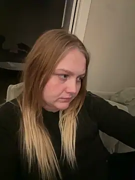 Snapshot of PhatAssBlond chatting on January 2025 04:30:02 AM PhatAssBlond online show from January 2025 04:30:02 AM