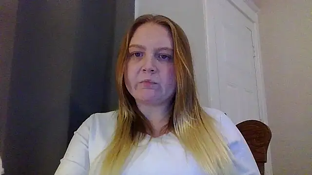 Snapshot of PhatAssBlond chatting on January 2025 06:02:01 PM PhatAssBlond online show from January 2025 06:02:01 PM