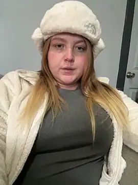 Snapshot of PhatAssBlond chatting on January 2025 04:24:01 PM PhatAssBlond online show from January 2025 04:24:01 PM