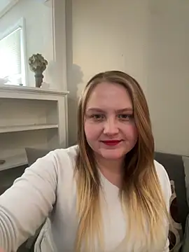 Snapshot of PhatAssBlond chatting on February 2025 09:48:01 PM PhatAssBlond online show from February 2025 09:48:01 PM