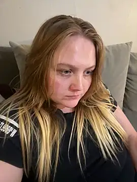 Snapshot of PhatAssBlond chatting on February 2025 04:20:01 AM PhatAssBlond online show from February 2025 04:20:01 AM