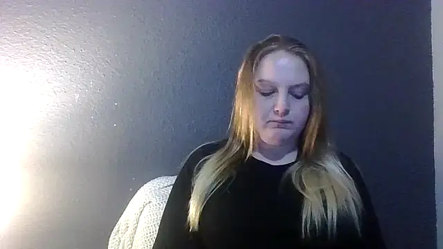 Snapshot of PhatAssBlond chatting on February 2025 05:02:02 PM PhatAssBlond online show from February 2025 05:02:02 PM