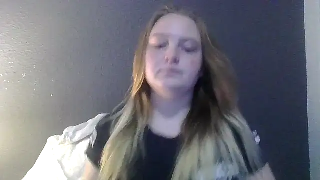 Snapshot of PhatAssBlond chatting on February 2025 05:39:02 PM PhatAssBlond online show from February 2025 05:39:02 PM