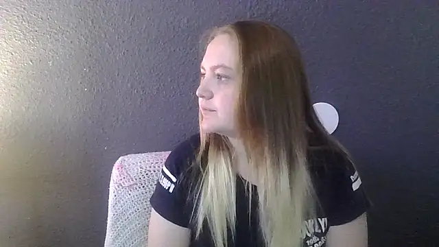 Snapshot of PhatAssBlond chatting on February 2025 05:26:01 PM PhatAssBlond online show from February 2025 05:26:01 PM