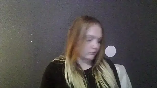 Snapshot of PhatAssBlond chatting on March 2025 03:18:02 AM PhatAssBlond online show from March 2025 03:18:02 AM