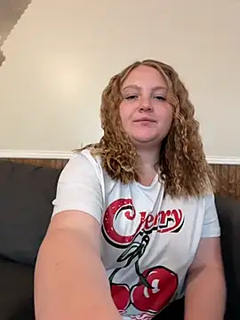 Snapshot of PhatAssBlond chatting on October 2025 05:36:01 PM PhatAssBlond online show from October 2025 05:36:01 PM