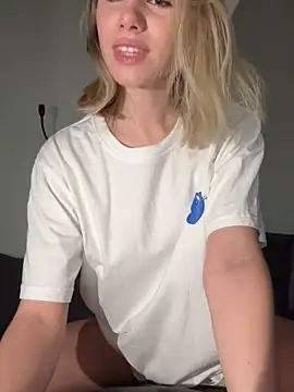 Snapshot of SSSATIVA_model chatting on March 2025 04:47:01 AM SSSATIVA model online show from March 2025 04:47:01 AM