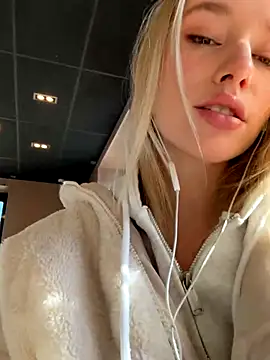 Snapshot of SSSATIVA_model chatting on November 2025 02:46:02 AM SSSATIVA model online show from November 2025 02:46:02 AM