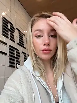 Snapshot of SSSATIVA_model chatting on November 2025 02:01:02 AM SSSATIVA model online show from November 2025 02:01:02 AM