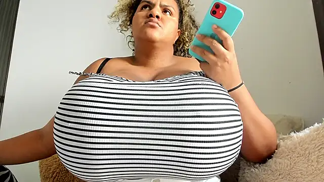 bigmom69  online show from April 2026 05:25:01 PM