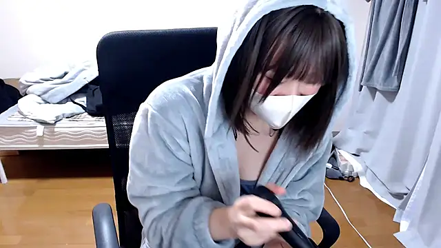 Snapshot of izumi__123 chatting on February 2025 11:02:02 PM izumi 123 online show from February 2025 11:02:02 PM