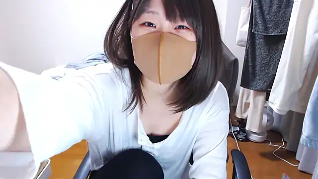 Snapshot of izumi__123 chatting on February 2026 04:28:02 PM izumi 123 online show from February 2026 04:28:02 PM