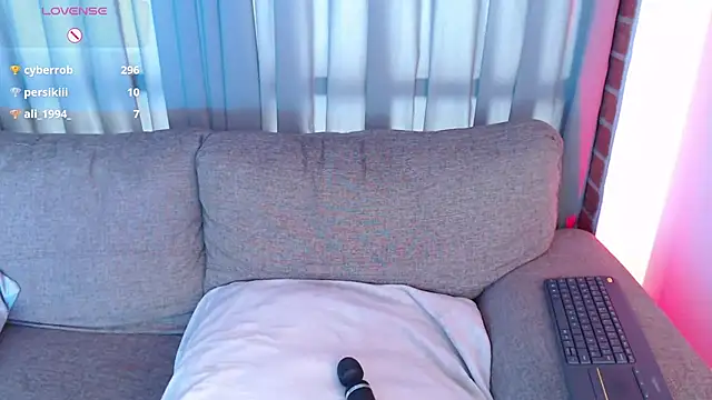 lia huan online show from March 2025 06:48:02 PM