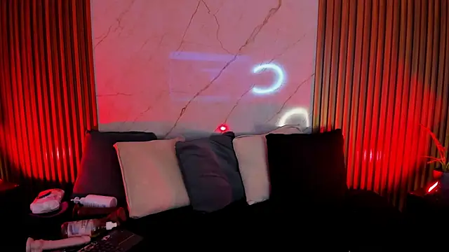 Emiilycollins online show from January 2025 09:39:02 PM