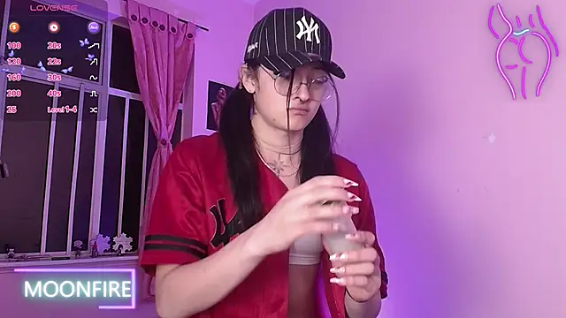 Snapshot of moonfiredancer chatting on February 2025 06:17:02 AM moonfiredancer online show from February 2025 06:17:02 AM