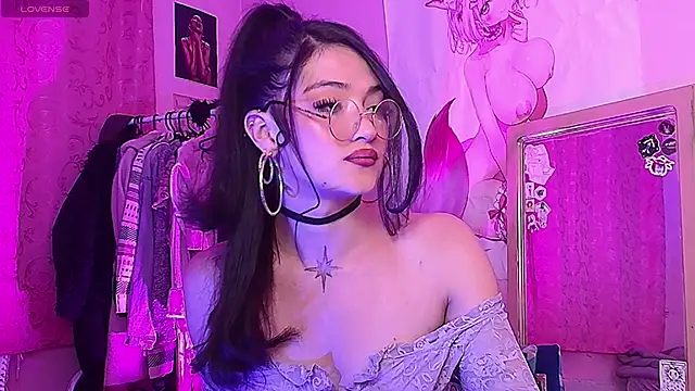 Snapshot of moonfiredancer chatting on September 2025 08:06:01 AM moonfiredancer online show from September 2025 08:06:01 AM